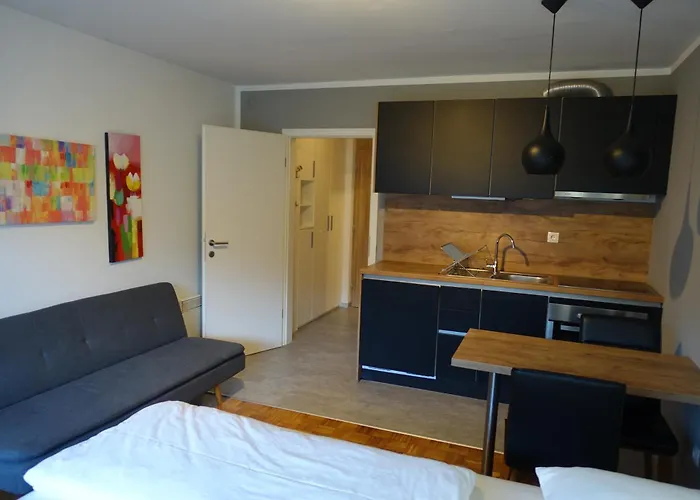 Bovecenter Kaninska Vas * בובק